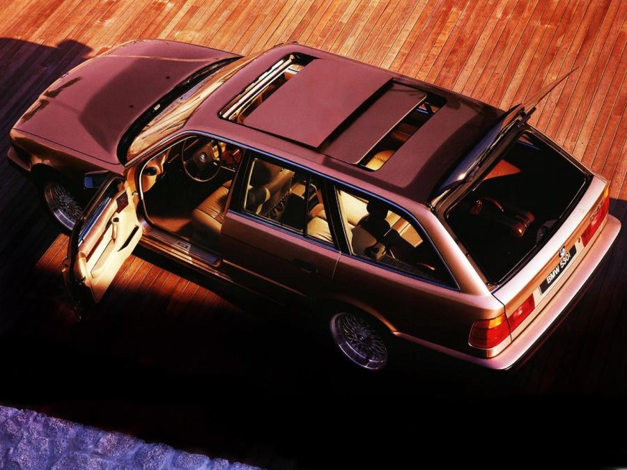  BMW 530i Touring 1992 года  (фото 2 из 2)